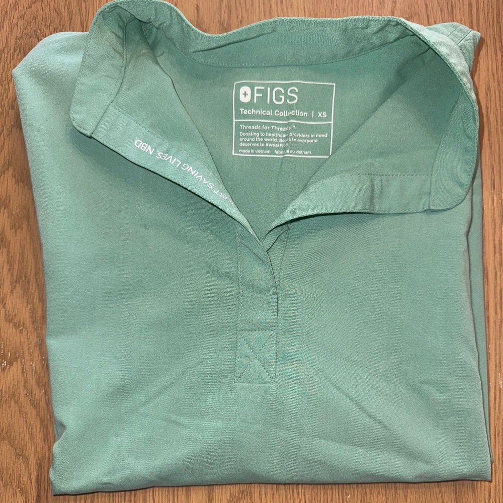 FIGS | WOMEN'S RAFAELA TOP [JADE]